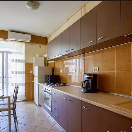Inchiriez Modern In Nord, Zona-summerland - Langa Cluburile Fratelli Si Nuba Apartament *